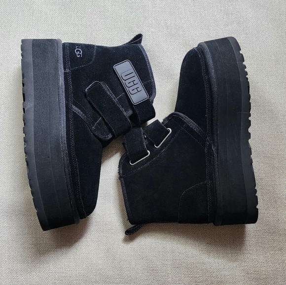 UGG Neumel Chukka Black Platform Boots - Picture 2 of 6